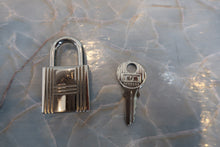 將圖片載入圖庫檢視器 HERMES／エルメス ピコタンロックＰＭ トリヨンクレマンス ブルージーン ハンドバッグ 700060255
