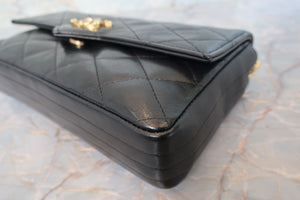 CHANEL Matelasse chain shoulder bag Lambskin Black/Gold hadware Shoulder bag 700100124