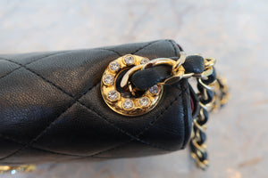 CHANEL Matelasse chain shoulder bag Lambskin Black/Gold hadware Shoulder bag 700100124