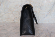 Load image into Gallery viewer, CHANEL Trapezoid chain shoulder bag Lambskin Black/Gold hadware Shoulder bag 700110141
