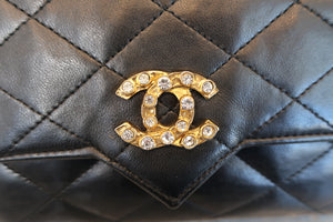 CHANEL Matelasse chain shoulder bag Lambskin Black/Gold hadware Shoulder bag 700100124