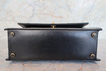 Load image into Gallery viewer, CHANEL Trapezoid chain shoulder bag Lambskin Black/Gold hadware Shoulder bag 700110141
