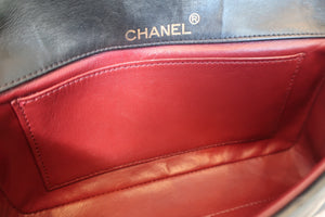 CHANEL Matelasse chain shoulder bag Lambskin Black/Gold hadware Shoulder bag 700100124