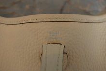 将图片加载到图库查看器，HERMES  EVELYNE TPM Clemence leather Nata Z刻印 Shoulder bag 700080024
