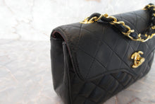 将图片加载到图库查看器，CHANEL/香奈儿 迷你CF 链条包 羊皮 Black/Gold hadware(黑色/金色金属) 肩背包 700100155
