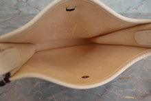 将图片加载到图库查看器，HERMES  EVELYNE TPM Clemence leather Nata Z刻印 Shoulder bag 700080024
