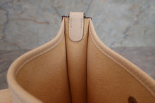 将图片加载到图库查看器，HERMES  EVELYNE TPM Clemence leather Nata Z刻印 Shoulder bag 700080024
