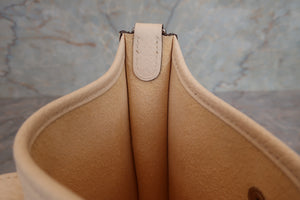 HERMES  EVELYNE TPM Clemence leather Nata Z刻印 Shoulder bag 700080024
