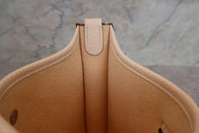 将图片加载到图库查看器，HERMES  EVELYNE TPM Clemence leather Nata Z刻印 Shoulder bag 700080024
