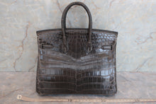 Load image into Gallery viewer, HERMES BIRKIN 25 Crocodile Niloticus □J Engraving Hand bag 600080060
