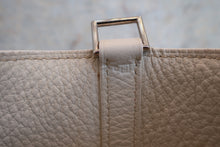 将图片加载到图库查看器，HERMES PICOTIN PM Bi-color Clemence leather/Chevre myzore goatskim White/Red □J刻印 Hand bag 600090133
