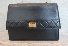 将图片加载到图库查看器，CHANEL/香奈儿 2.55 梯形 链条包羊皮 Black/Gold hadware(黑色/金色金属) 肩背包 600100079
