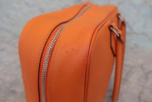 Load image into Gallery viewer, HERMES PLUME 28 Epsom leather Orange □J Engraving Hand bag 800060142
