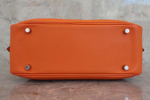 Load image into Gallery viewer, HERMES PLUME 28 Epsom leather Orange □J Engraving Hand bag 800060142
