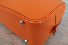 Load image into Gallery viewer, HERMES PLUME 28 Epsom leather Orange □J Engraving Hand bag 800060142
