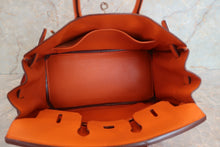Load image into Gallery viewer, HERMES BIRKIN 25 Epsom leather Orange □K Engraving Hand bag 600050176
