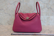 Load image into Gallery viewer, HERMES LINDY 26 Clemence leather Tosca □O Engraving Shoulder bag 800090111
