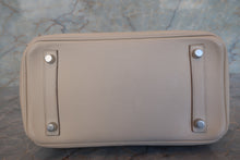Load image into Gallery viewer, HERMES BIRKIN 25 Swift leather Beige □N Engraving Hand bag 700020076
