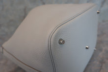 Load image into Gallery viewer, HERMES PICOTIN LOCK GM Clemence leather Pearl gray □R Engraving Hand bag 600050180
