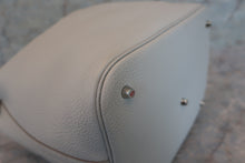 将图片加载到图库查看器，HERMES PICOTIN LOCK GM Clemence leather Pearl gray □R刻印 Hand bag 600050180
