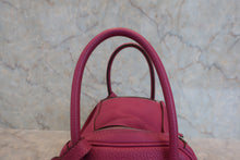 Load image into Gallery viewer, HERMES LINDY 26 Clemence leather Tosca □O Engraving Shoulder bag 800090111
