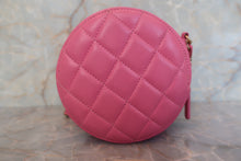 Load image into Gallery viewer, CHANEL Matelasse round chain shoulder bag Lambskin Pink/Gold hadware Shoulder bag 600100051
