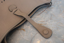 Load image into Gallery viewer, HERMES EVELYNE 3PM Clemence leather Gris tourterelle □L Engraving Shoulder bag 800060089
