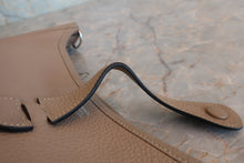 Load image into Gallery viewer, HERMES EVELYNE 3PM Clemence leather Gris tourterelle □L Engraving Shoulder bag 800060089
