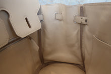 Load image into Gallery viewer, HERMES BIRKIN 25 Swift leather Beige □N Engraving Hand bag 700020076
