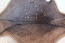 Load image into Gallery viewer, HERMES EVELYNE 3PM Clemence leather Gris tourterelle □L Engraving Shoulder bag 800060089
