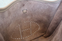 Load image into Gallery viewer, HERMES EVELYNE 3PM Clemence leather Gris tourterelle □L Engraving Shoulder bag 800060089
