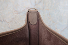 Load image into Gallery viewer, HERMES EVELYNE 3PM Clemence leather Gris tourterelle □L Engraving Shoulder bag 800060089
