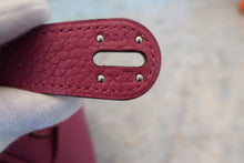 Load image into Gallery viewer, HERMES LINDY 26 Clemence leather Tosca □O Engraving Shoulder bag 800090111
