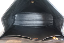 将图片加载到图库查看器，CHANEL/香奈儿 CF 梯形 手提包 荔枝皮 Black/Gold hadware(黑色/金色金属) 手提包 800050007
