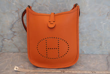 将图片加载到图库查看器，HERMES EVELYNE TPM Epsom leather Orange □H刻印 Shoulder bag 600090129
