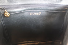 将图片加载到图库查看器，CHANEL/香奈儿 CF 梯形 手提包 荔枝皮 Black/Gold hadware(黑色/金色金属) 手提包 800050007
