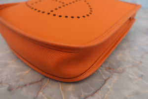 HERMES EVELYNE TPM Epsom leather Orange □H刻印 Shoulder bag 600090129