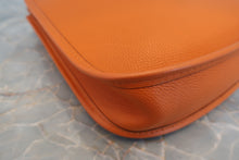 将图片加载到图库查看器，HERMES EVELYNE TPM Epsom leather Orange □H刻印 Shoulder bag 600090129
