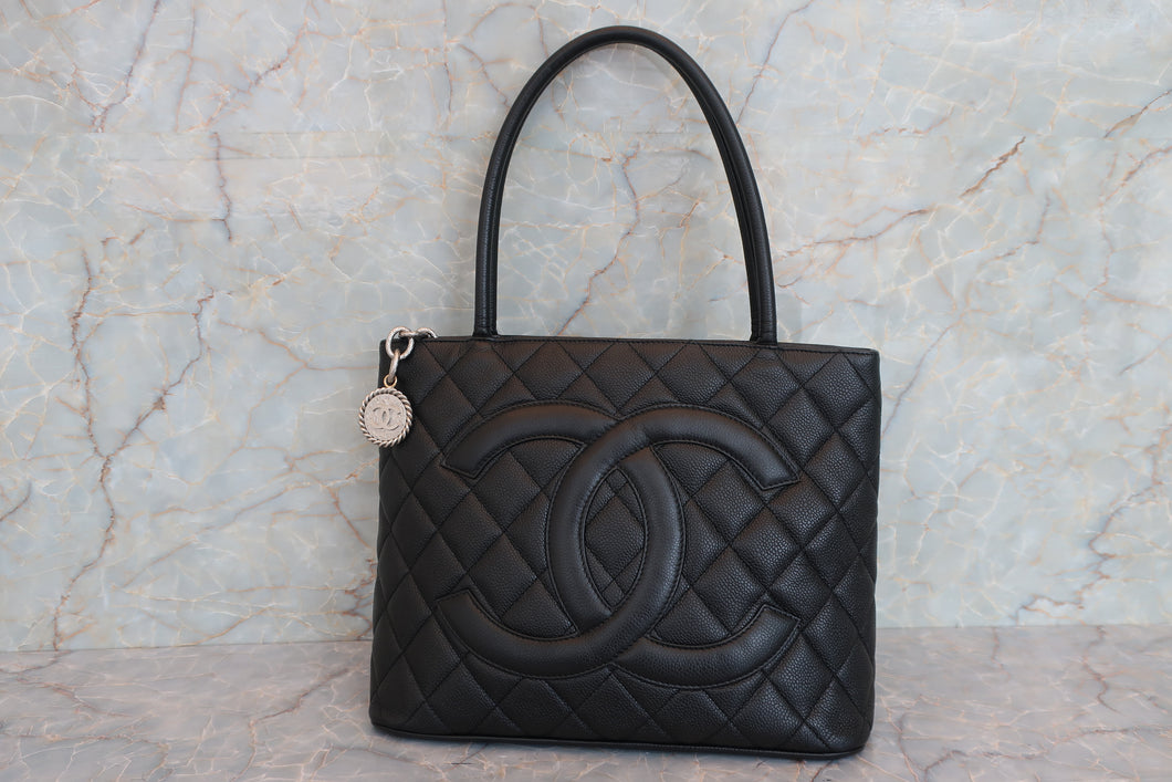 CHANEL/シャネル 復刻トート キャビアスキン ブラック/シルバー金具 トートバッグ 700080017