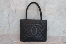 画像をギャラリービューアに読み込む, CHANEL/シャネル 復刻トート キャビアスキン ブラック/シルバー金具 トートバッグ 700080017
