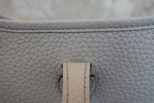 画像をギャラリービューアに読み込む, HERMES／エルメス エブリンTPM トリヨンクレマンス ブルーペール B刻印 ショルダーバッグ 800060094

