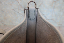 画像をギャラリービューアに読み込む, HERMES／エルメス エブリンTPM トリヨンクレマンス ブルーペール B刻印 ショルダーバッグ 800060094
