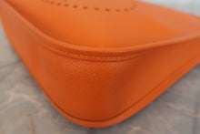 画像をギャラリービューアに読み込む, HERMES／エルメス エブリン1PM ヴォーエプソン オレンジ □I刻印 ショルダーバッグ 700120223
