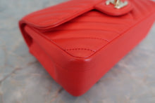 Load image into Gallery viewer, CHANEL V-Stitch chain shoulder bag Lambskin Orange/Gold hadware Shoulder bag 600040051
