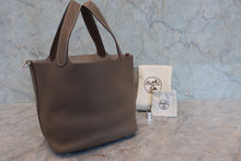 Load image into Gallery viewer, HERMES PICOTIN LOCK ＭＭ Clemence leather Etoupe gray □R Engraving Hand bag 800090140
