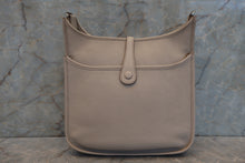 將圖片載入圖庫檢視器 HERMES／エルメス エブリン3ＰＭ トリヨンクレマンス アルジル □R刻印 ショルダーバッグ 700060226
