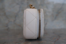 画像をギャラリービューアに読み込む, CHANEL/シャネル ミニチェーンウォレット ラムスキン ホワイト/ゴールド金具 ショルダーバッグ 700050166
