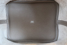 Load image into Gallery viewer, HERMES PICOTIN LOCK ＭＭ Clemence leather Etoupe gray □R Engraving Hand bag 800090140
