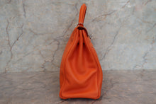 Load image into Gallery viewer, HERMES KELLY 32 Gulliver leather Orange □E Engraving Shoulder bag 700110154
