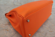 Load image into Gallery viewer, HERMES KELLY 32 Gulliver leather Orange □E Engraving Shoulder bag 700110154
